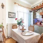 Nestled Romance, Buda's Hilltop Heaven