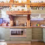 Nestled Romance, Buda's Hilltop Heaven Lejlighed