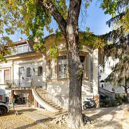 Lejlighed Nestled Romance, Buda's Hilltop Heaven Budapest